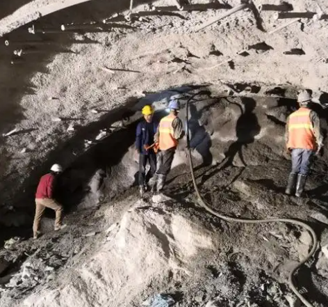 秀洲拱顶带模注浆料的施工流程及注意事项